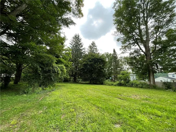 12 North St #9, Morrisville, NY 13408