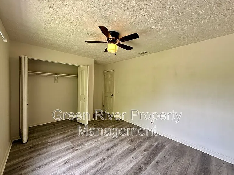 7398 Worthington Rd — Photo 20