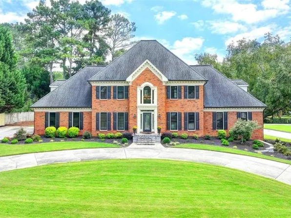 1311 Bromley Dr, Snellville, GA 30078