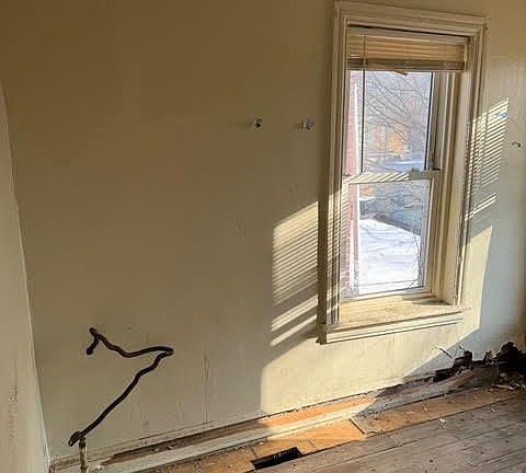 4th image of Duplex On East St #11