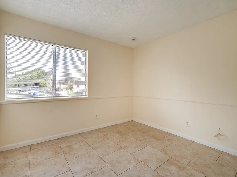 1444 S 45th St — Photo 16