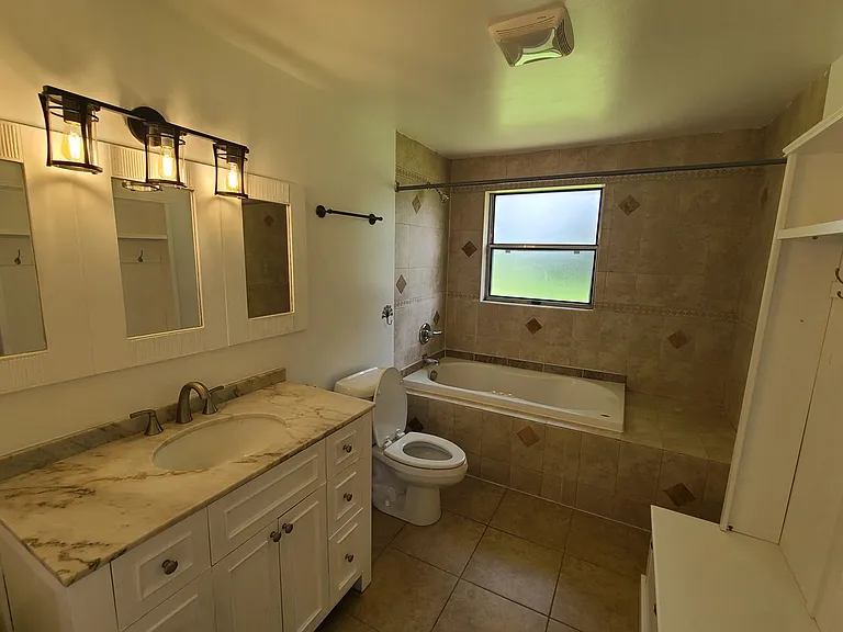 16579 SW 137th Ave — Photo 9