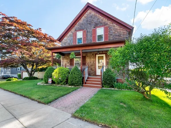 1984 Robeson St, Fall River, MA 02720