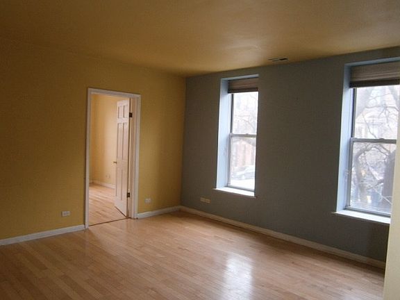 5th image of 1401 W Erie St #B