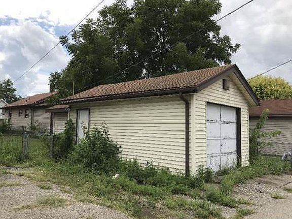 4th image of 1450 Maple Ave