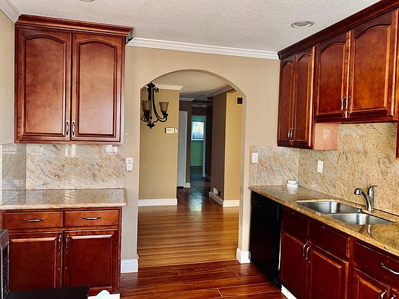 5th image of 536 Perkins Dr