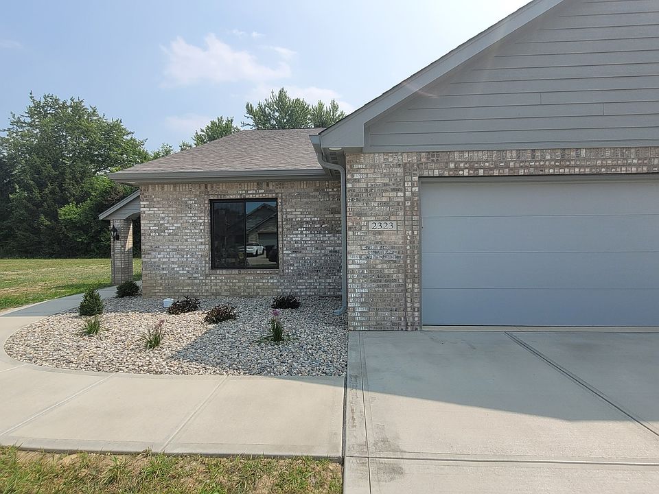 1st image of 2323 Mimosa Ln