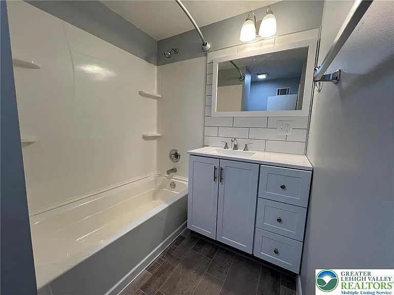 161 S Main St #201 — Photo 18