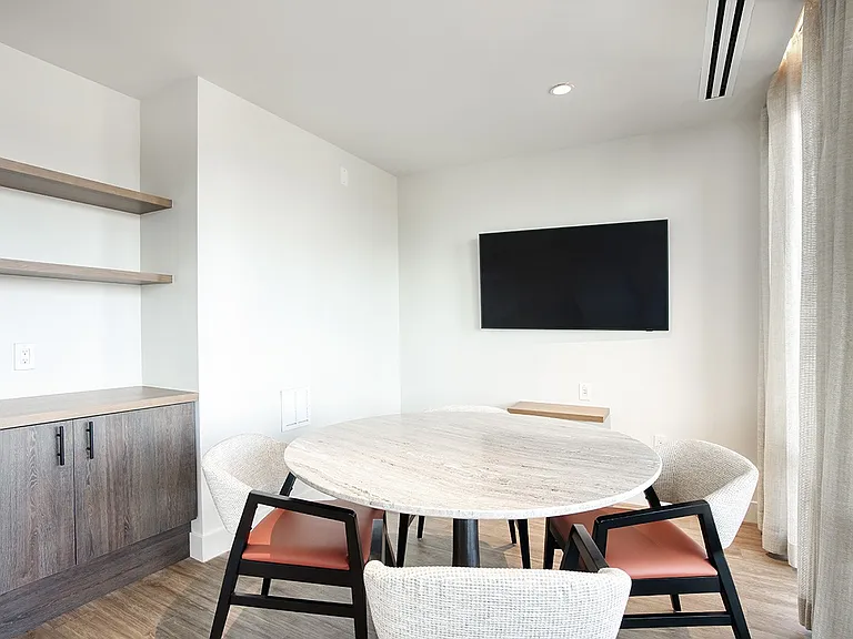 Evara Living — Photo 37