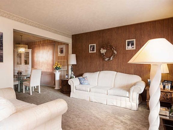 4th image of 3663 Edgebrook Dr