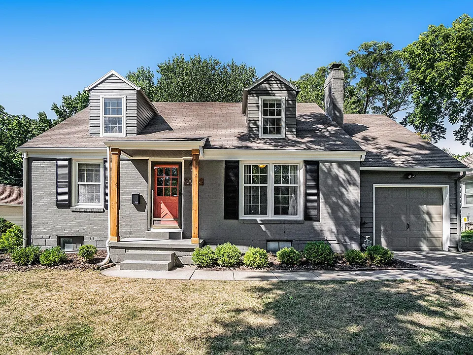 2926 W 50th Ter