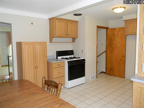 4th image of 10912 Brunswick Ave