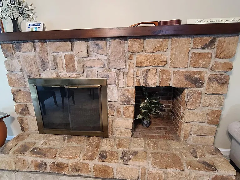 1105 Jonathan Ln — Photo 7
