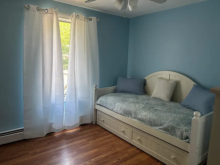 49 Montauk Rd — Photo 10