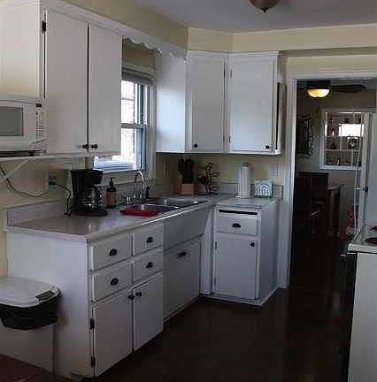 3rd image of 1316 Montrose Ave