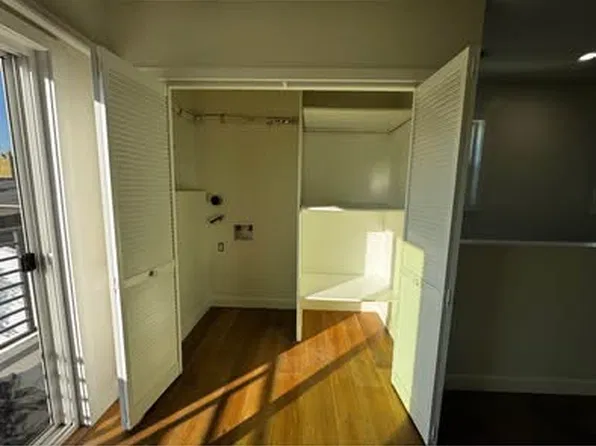 9470 La Salle Ave #9472, Los Angeles, CA 90047