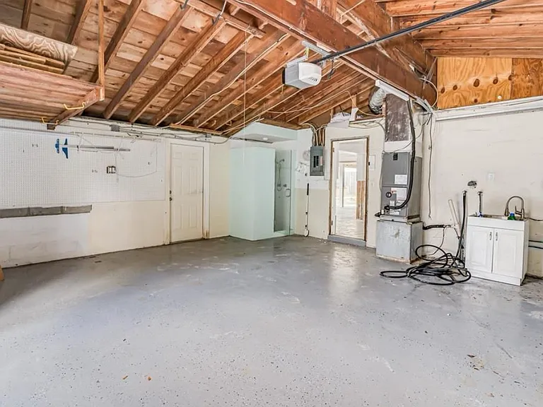 1817 Santa Barbara Dr — Photo 21
