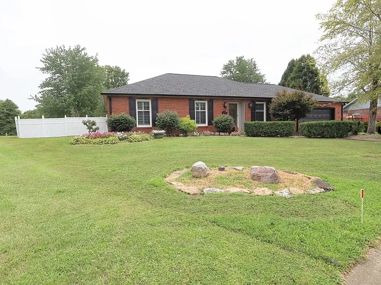 8231 Lake Terrace Dr — Photo 1