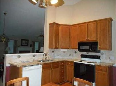 4th image of 1012 Pinehurst Dr