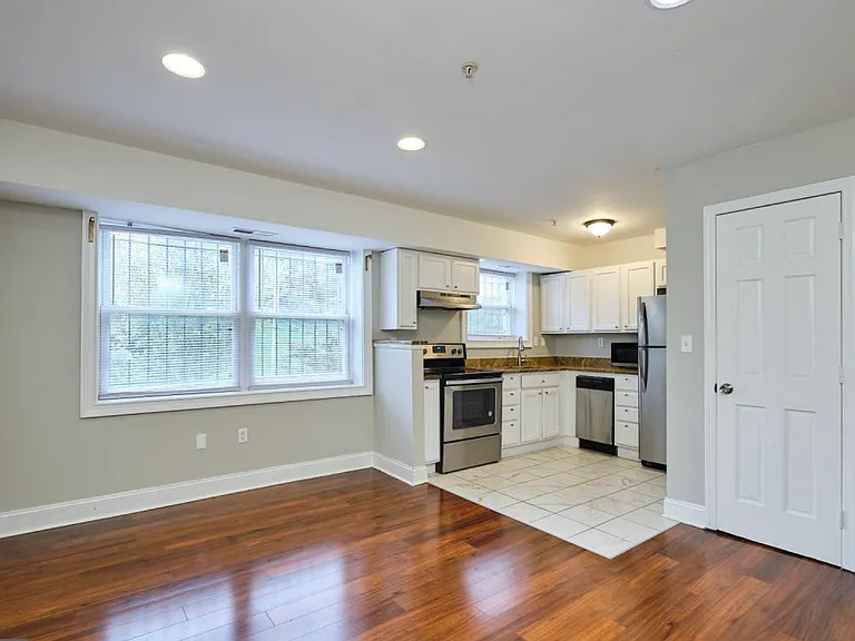 4800 C St SE #30 — Photo 2