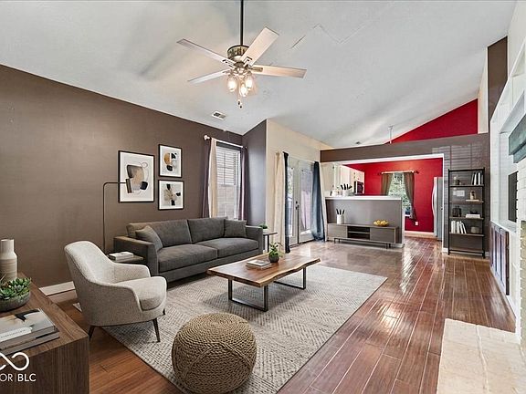 3rd image of 9713 Spruce Ln