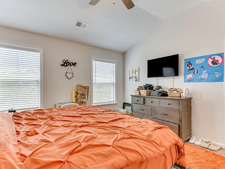 1055 Linsmore Ave — Photo 22
