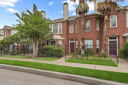 1423 Anita St Photo 1