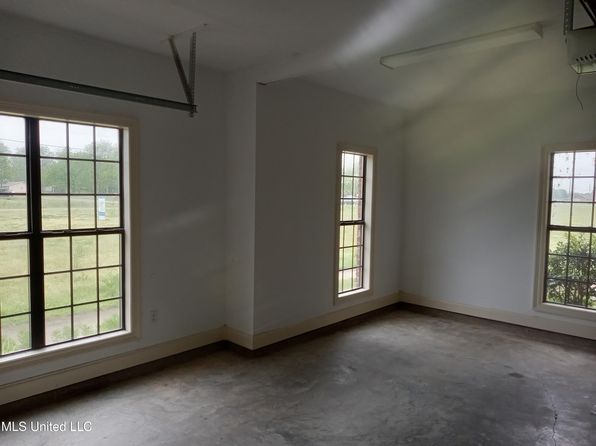 38 3rd St, Cleveland, MS 38732