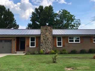 402 6th St, Muscle Shoals, AL 35661