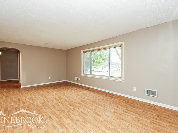 4th image of 7031 Maynard Ave