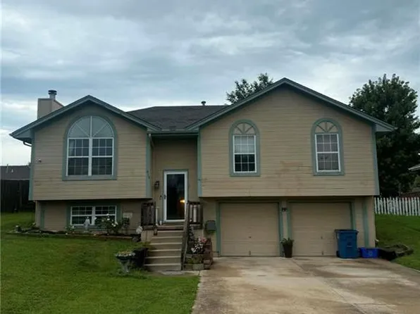 419 E Phillips St, Odessa, MO 64076