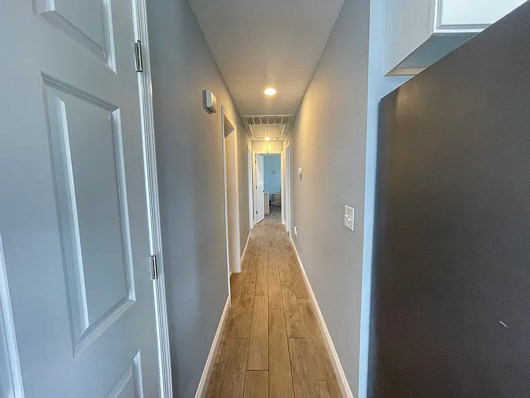 31 Parkway — Photo 13