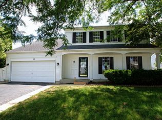 585 W Paddock Dr, Wheeling, IL 60090