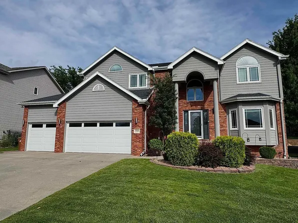 7510 Elk Creek Dr, Lincoln, NE 68516