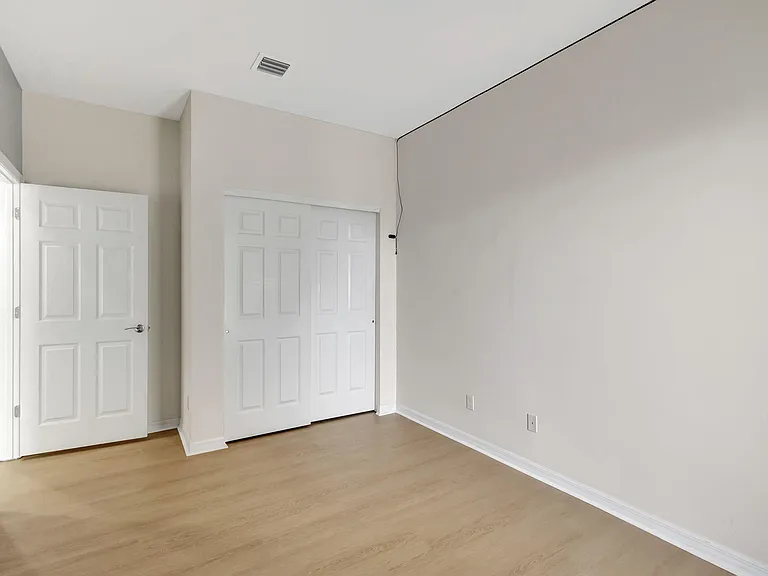 1212 S Community Dr — Photo 24