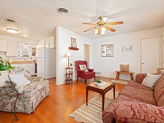 5th image of 2209 N Mockingbird Ln