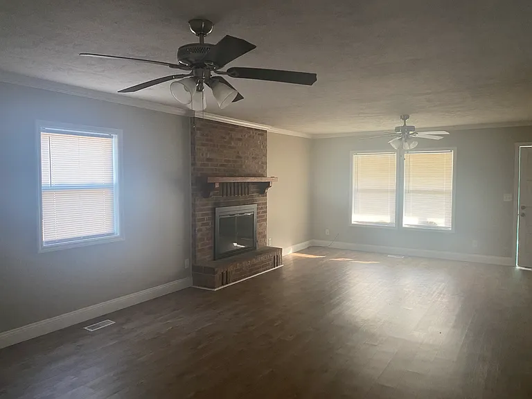 1131 Charlotte Ave — Photo 4