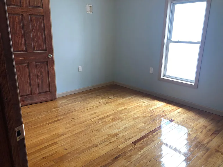 120 Market St — Photo 7