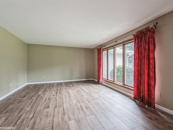 3rd image of 12030 S Oakwood Dr