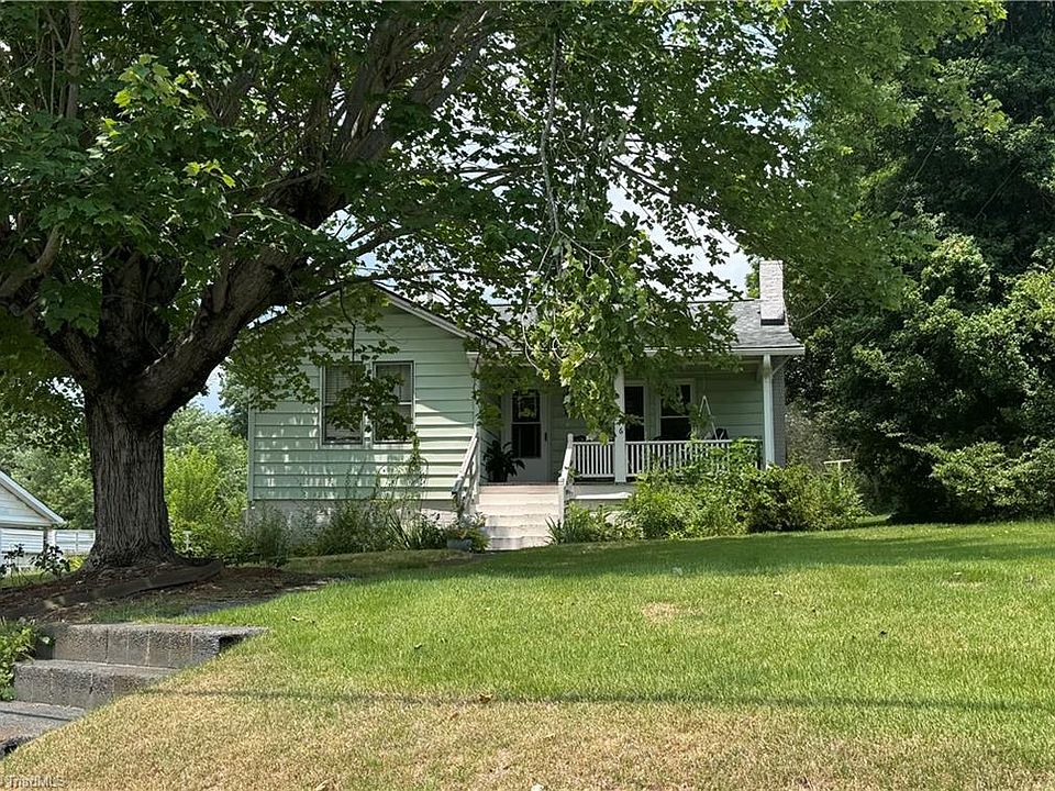 1st image of 816 W Haymore St