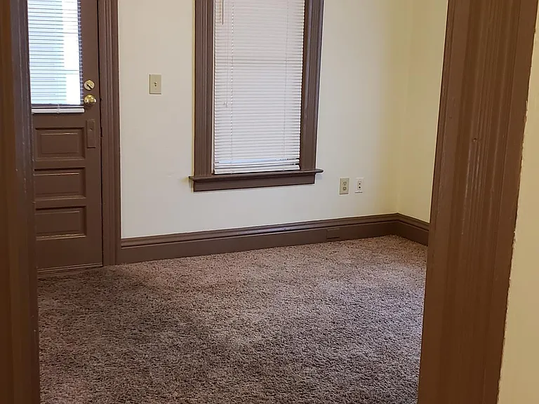 213 S Ridge St — Photo 2