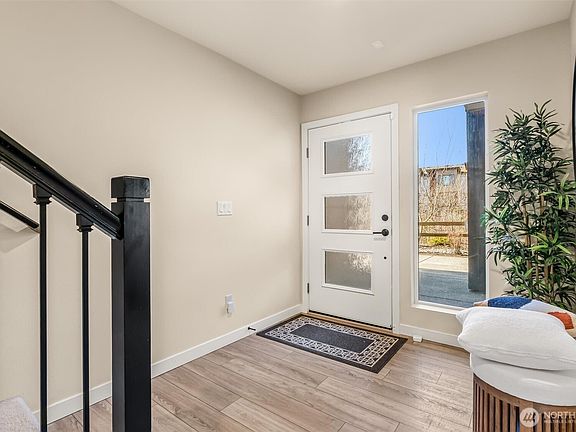 4th image of 23712 8th Street SE #E