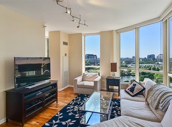 2nd image of 645 N Kingsbury St APT 1101