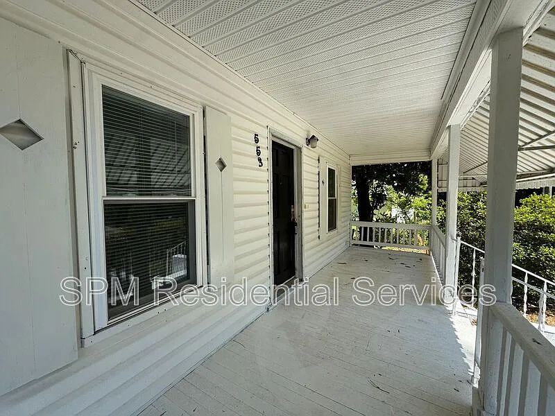 3 bed, 2.0 bath, 1320 sqft, $2,000 — Photo 3
