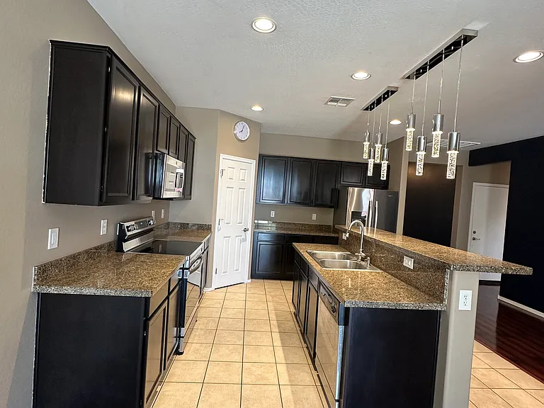16105 W Almeria Rd — Photo 19