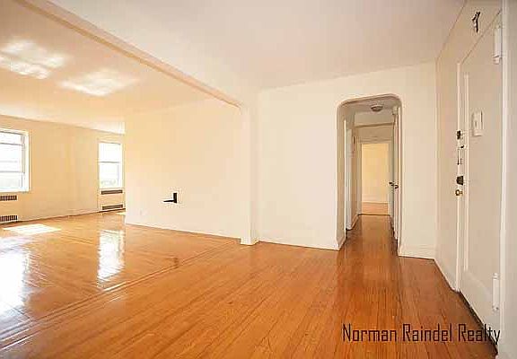 2nd image of 1620 Avenue I APT 516