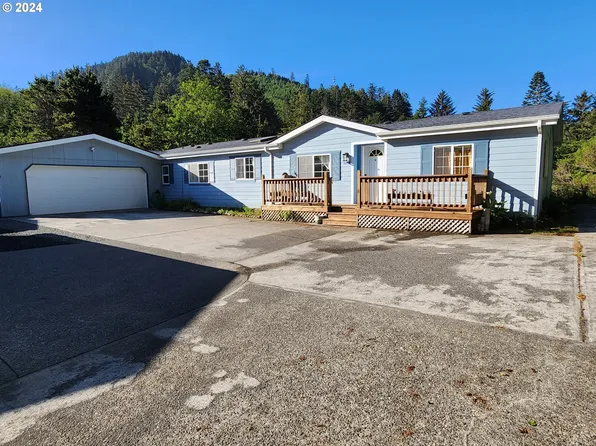 29285 Dottie Ln, Gold Beach, OR 97444