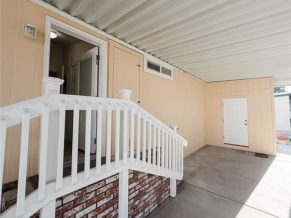 3rd image of 810 Eucalyptus Ln