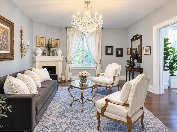 99 S Raymond Ave #206, Pasadena, CA 91105