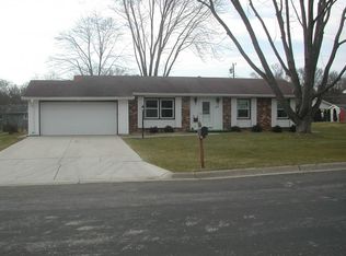 813 Roosevelt St, Stoughton, WI 53589